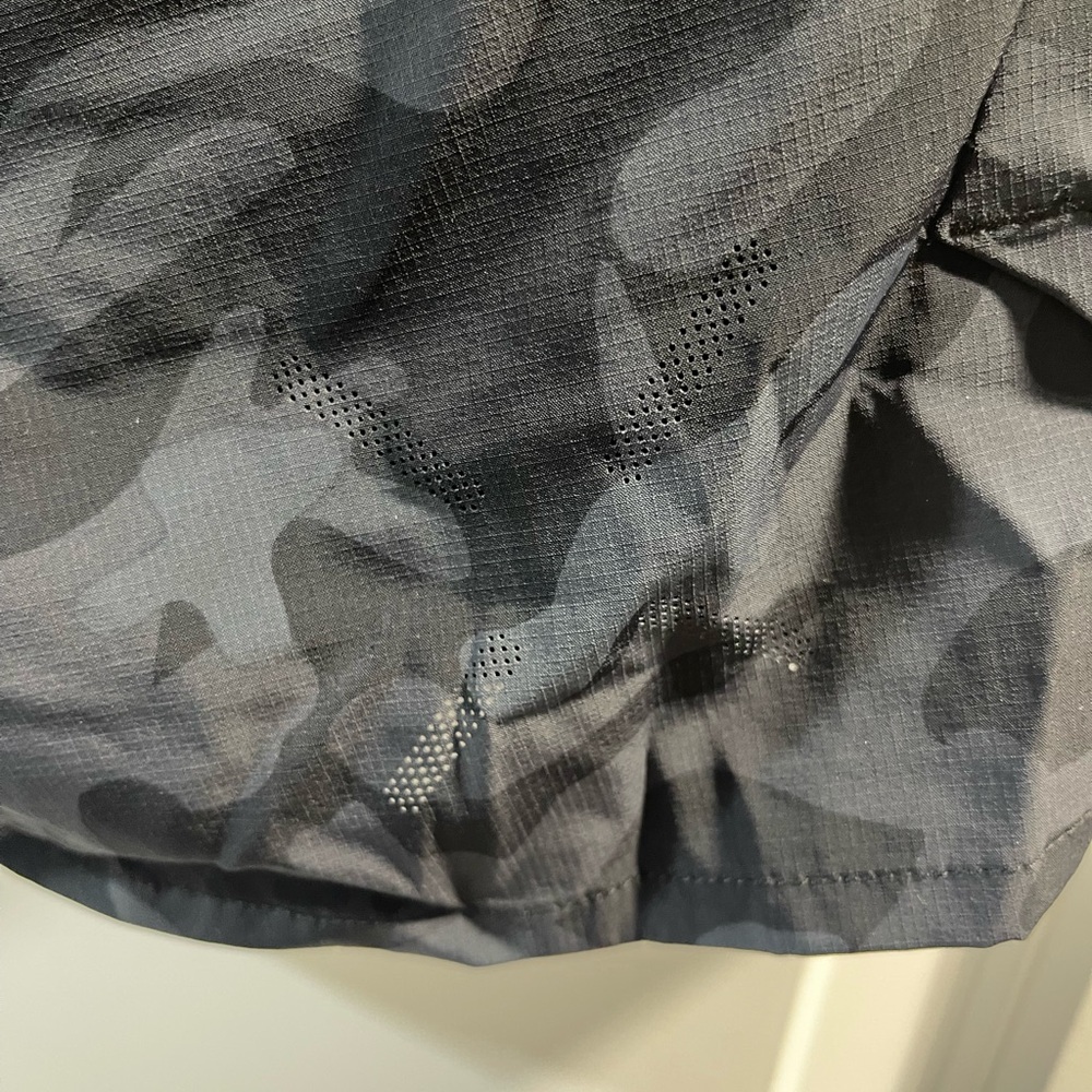 Ten Thousand Men’s Camo Shorts Good Condition - Picture 4 of 7